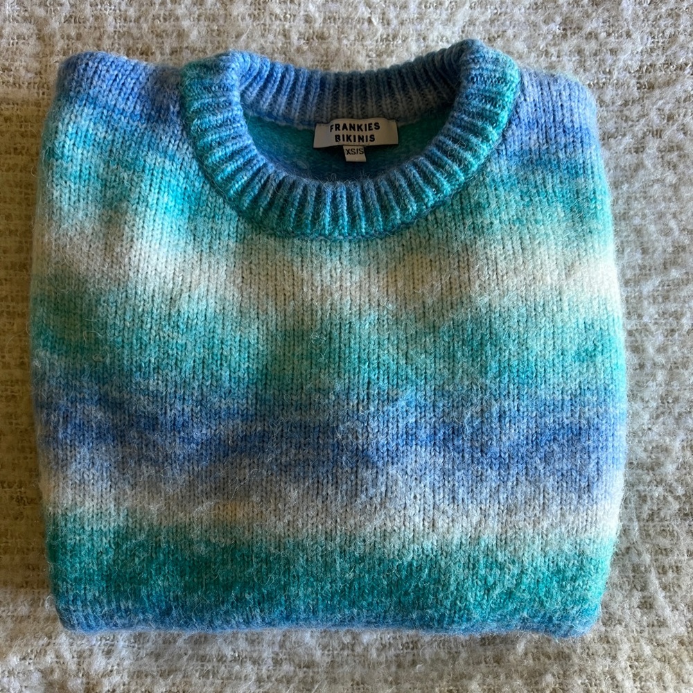 Frankie's Bikinis Blue Gradient Sweater